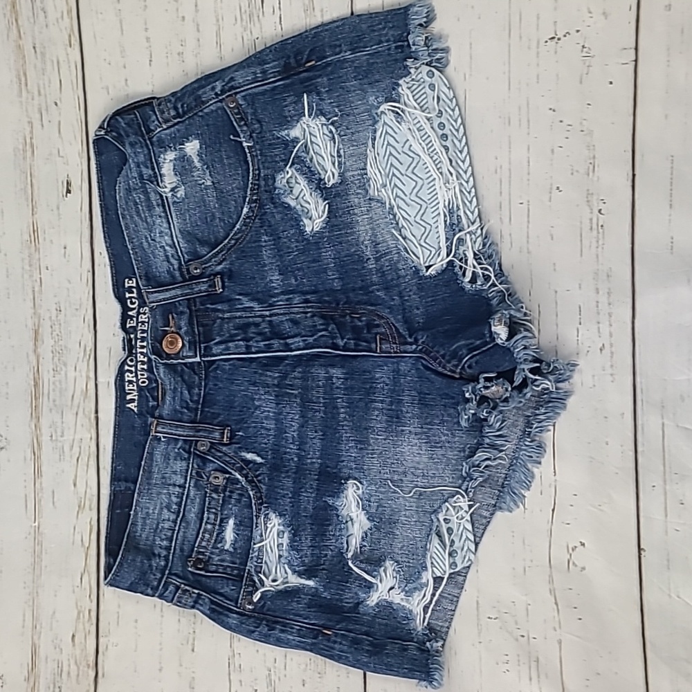 American Eagle Vintage Hi Rise Festival Distressed Shorts Size 6